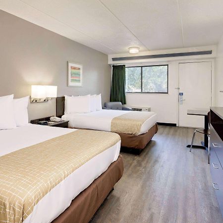 Travelodge by Wyndham College Park Eksteriør bilde