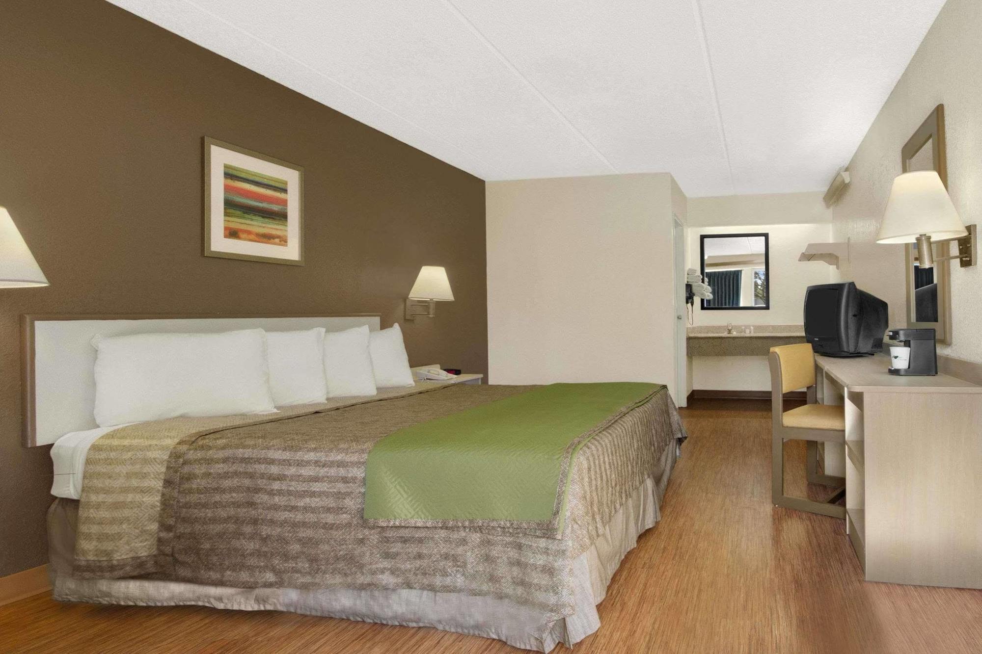 Travelodge by Wyndham College Park Eksteriør bilde