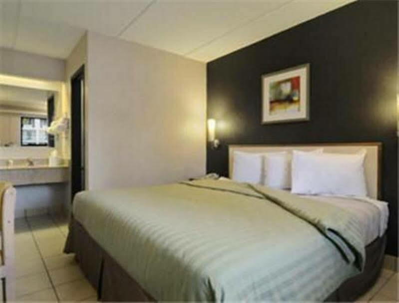 Travelodge by Wyndham College Park Eksteriør bilde